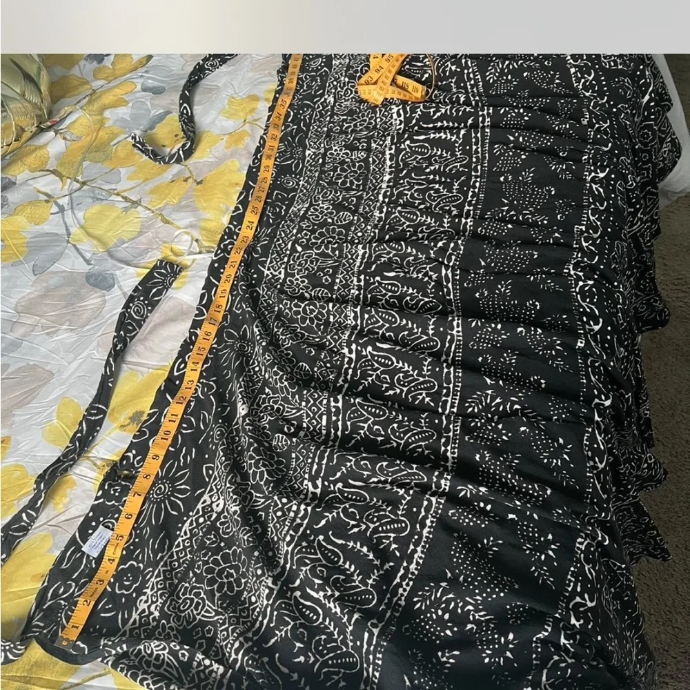 Elegant Black and White Patterned Maxi Skirt - Picture 7 of 8